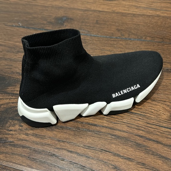 Authentic 2.0 RECYCLED KNIT SNEAKER WITH BICOLOR SOLE IN BLACK/WHITE - Picture 2 of 10